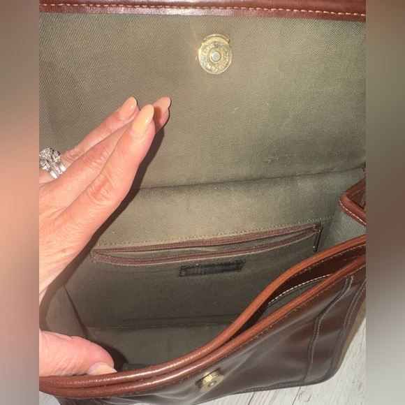 VTG Gold Coast Brown Crossbody Handbag in Cognac Brown & Gold Detail - Picture 11 of 11